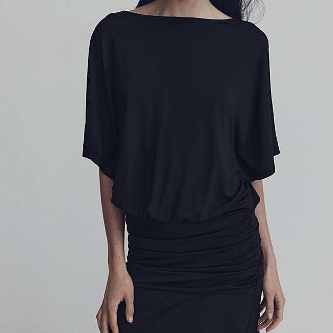 Vestido drapeado, 29,99 euros.