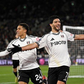 Raúl Jiménez vuelve a ser héroe del Fulham y firma un cierre de año para el aplauso