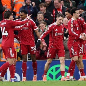 Liverpool superó a Wolverhampton y se mantiene en la pelea por la Premier League
