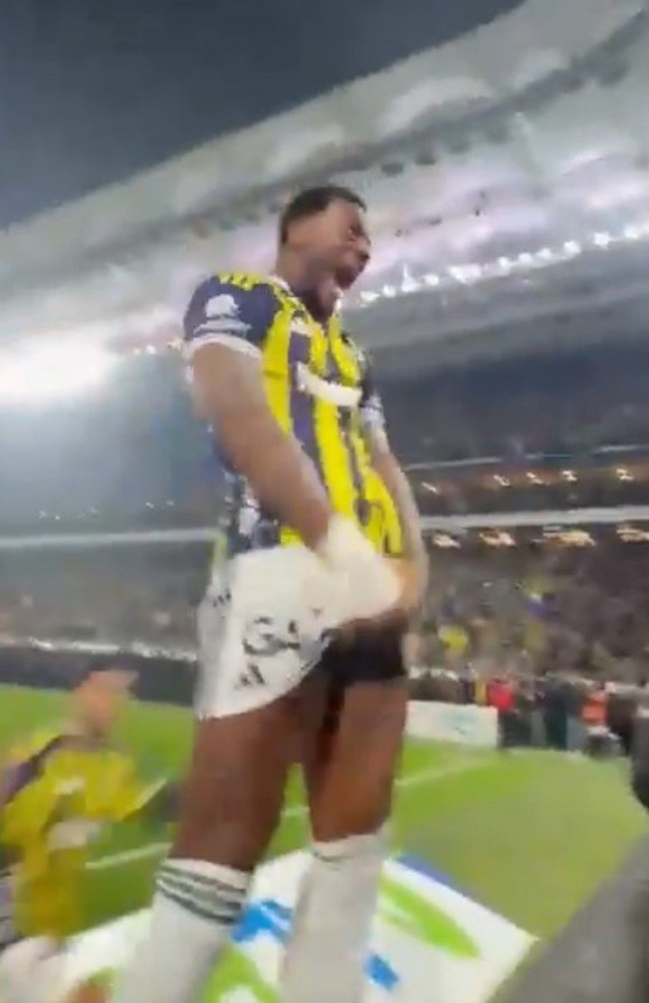 El alocado festejo de Durán. Foto: @BrahimTraoreyim