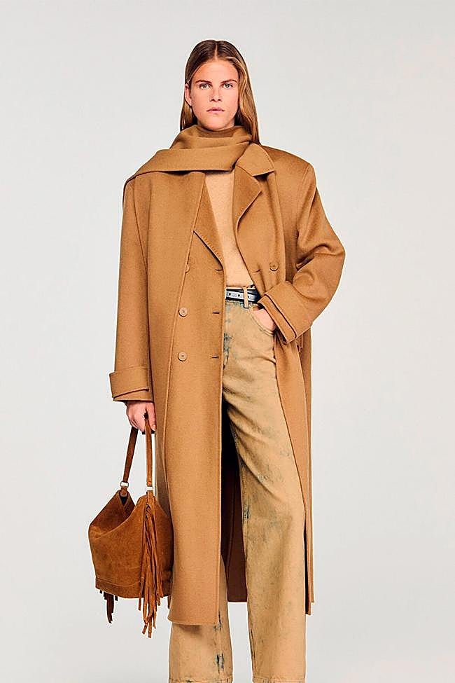 Abrigo largo oversize de lana de Sandro.