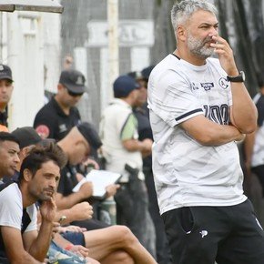 Denunciaron al DT de Liniers de Bahía Blanca por un posible caso de corrupción de menores