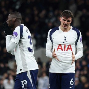 Con un golazo al final, el Tottenham del Cuti Romero dejó escapar tres puntos frente al Sunderland