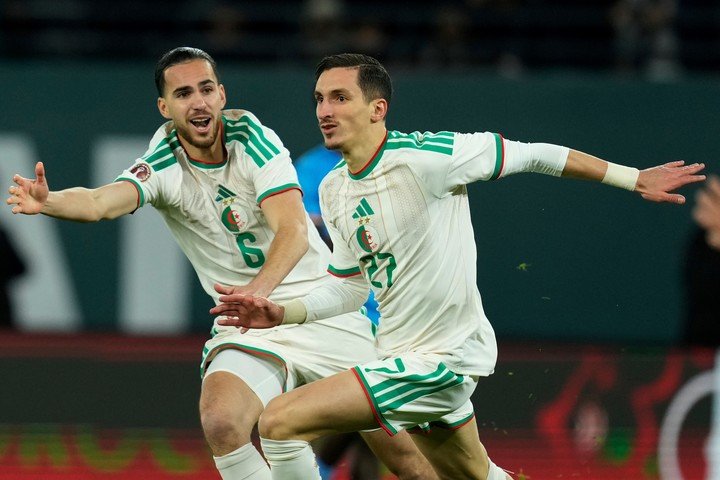 Boulbina, autor de un golazo (AP).