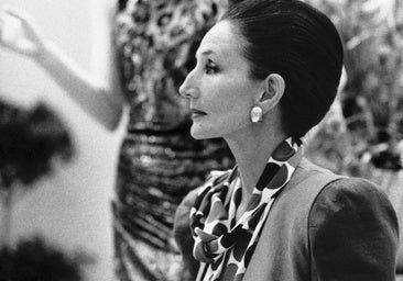 Muere Jacqueline de Ribes a los 96 años: la 'última reina francesa', icono de elegancia y musa de Yves Saint Laurent