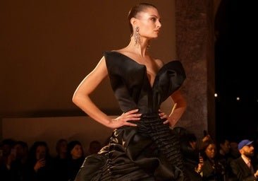 Los mejores desfiles de la Semana de la Alta Costura de París 2026: Schiaparelli se debate entre la agonía y el éxtasis a través de la fauna exótica