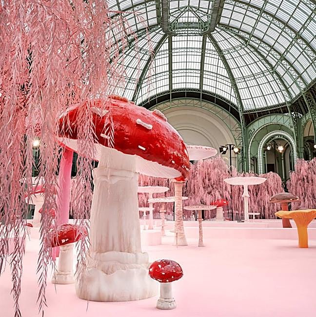 La escenografía del Grand Palais para el desfile de Chanel.