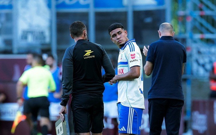 Kendry Páez debutó con el Racing de Estrasburgo.