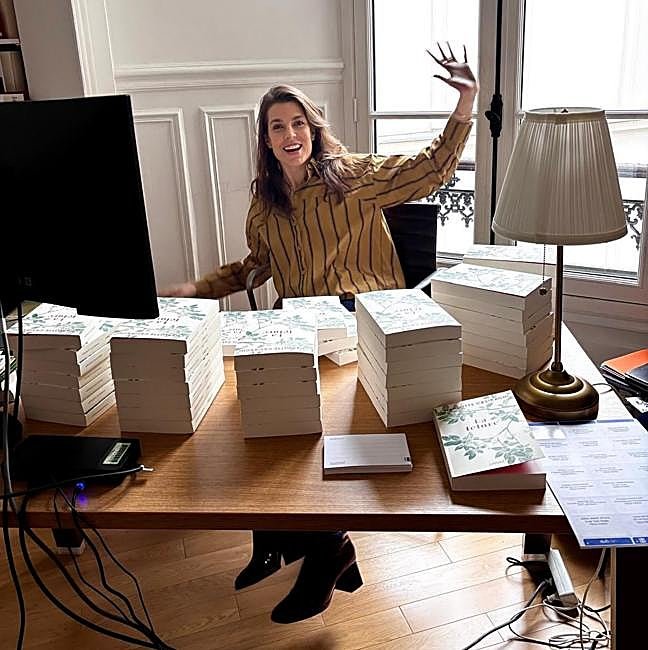 El primer libro en solitario de Carlota se titula La Fêlure.