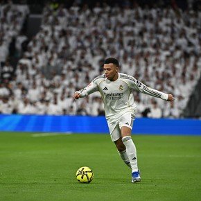 Video: hostil recibimiento al Real Madrid, con abucheos y silbidos permanentes a los jugadores