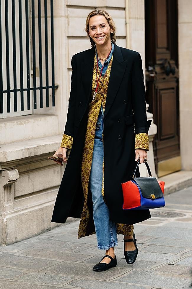 Un look a capas con diferentes tejidos.