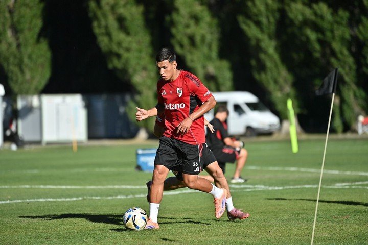 Ulises Giménez en su primera pretemporada con el plantel profesional. Prensa River.