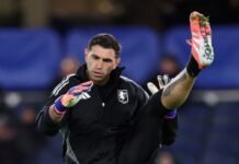 Con el Dibu Martínez, Aston Villa visita a Crystal Palace con el objetivo de acercarse a la punta