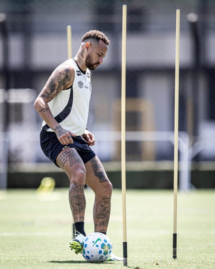 Después de otra operación, Neymar volvió a entrenar con pelota