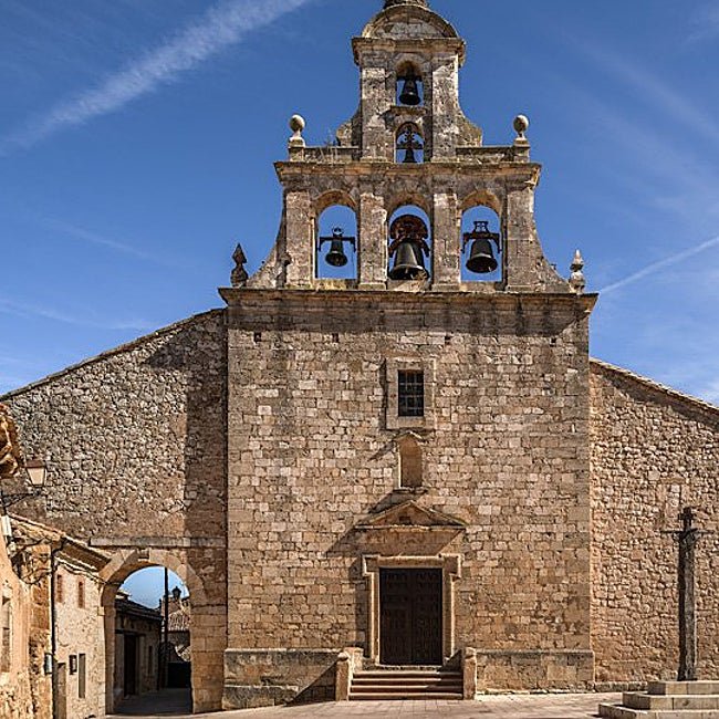 La iglesia de Santa María añade monumentalidad a Maderuelo.