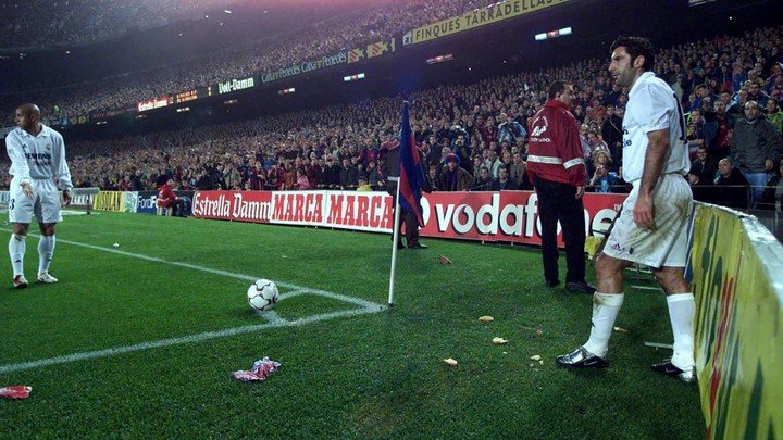 Figo y la cabeza de cerdo: la noche negra del Camp Nou. 