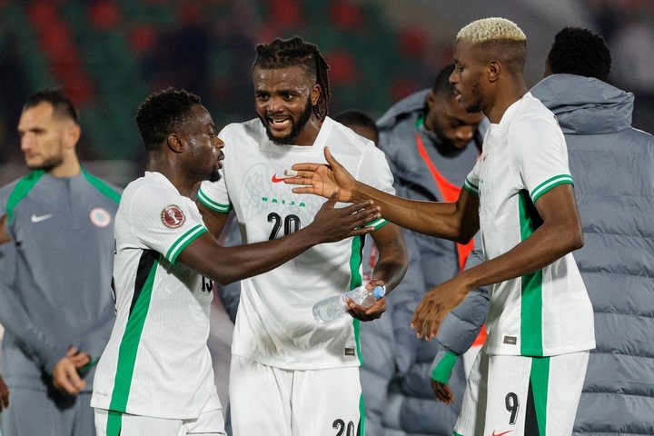Nigeria y un conflicto antes de jugar contra Argelia. (Foto: AFP)