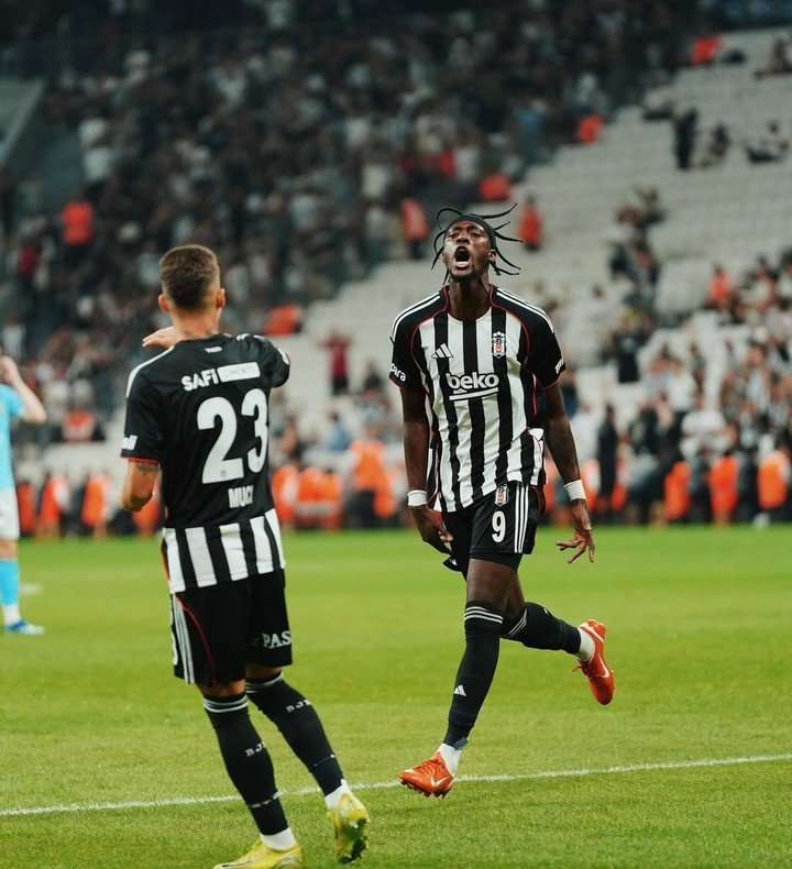 Se cansó de hacer goles con el Besiktas (Instagram).