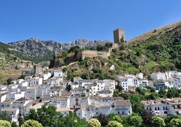 El pueblo de Jaén para escaparse este invierno: un bello casco antiguo, dos castillos y senderismo