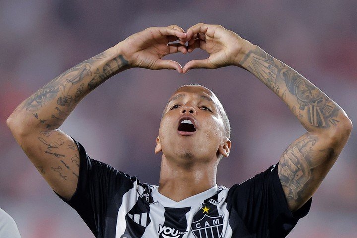 Deyverson frente a River. (EFE/ Juan Ignacio Roncoroni)