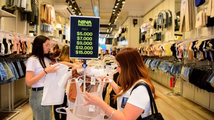 Empleados de comercio: cuánto cobran en enero de 2026 con sumas fijas y bono extraordinario