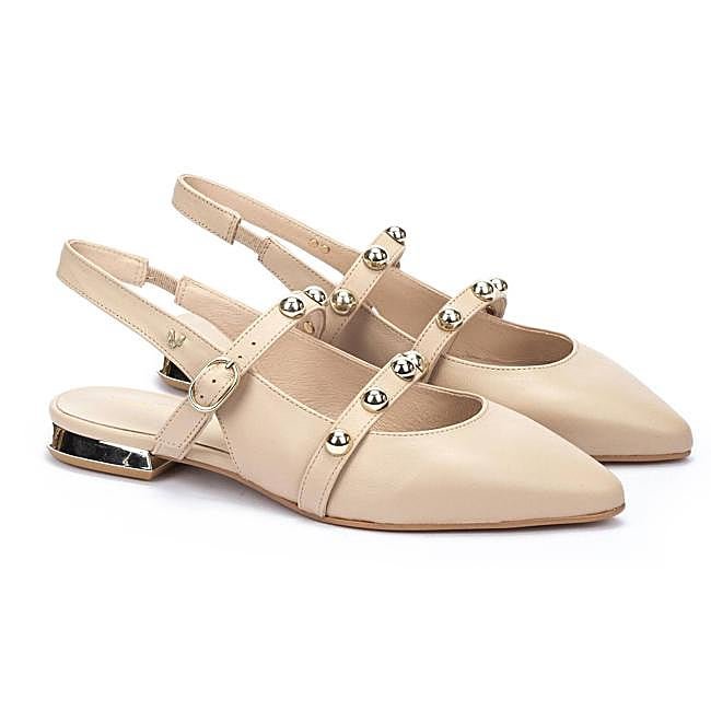 Bailarina destalonada con tachuelas Vivien (90,96€)