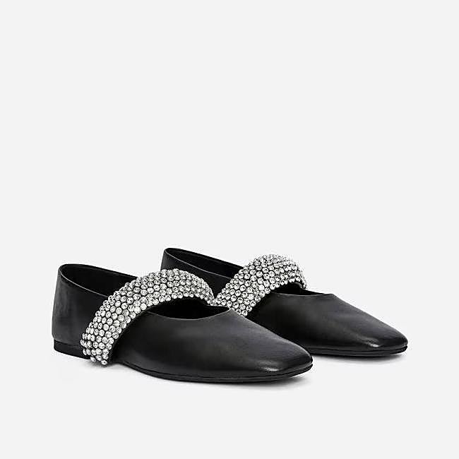 Zapatos planos de piel con strass (104,30€)