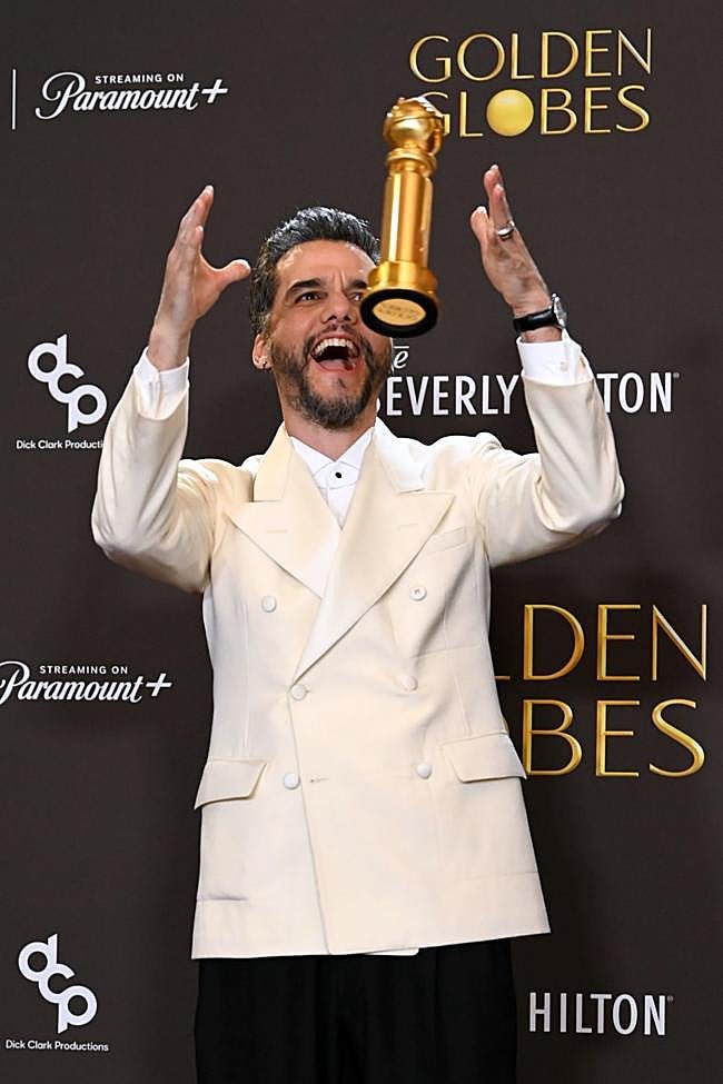 Wagner Moura, feliz con su Globo de Oro al Mejor Actor en una película dramática gracias a su papel en The Secret Agent.