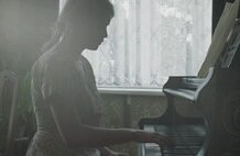 ‘Hamnet’ es más que drama y sabe emplear lo inquietante. Lo consigue inspirándose en una de las películas más estremecedoras de la década