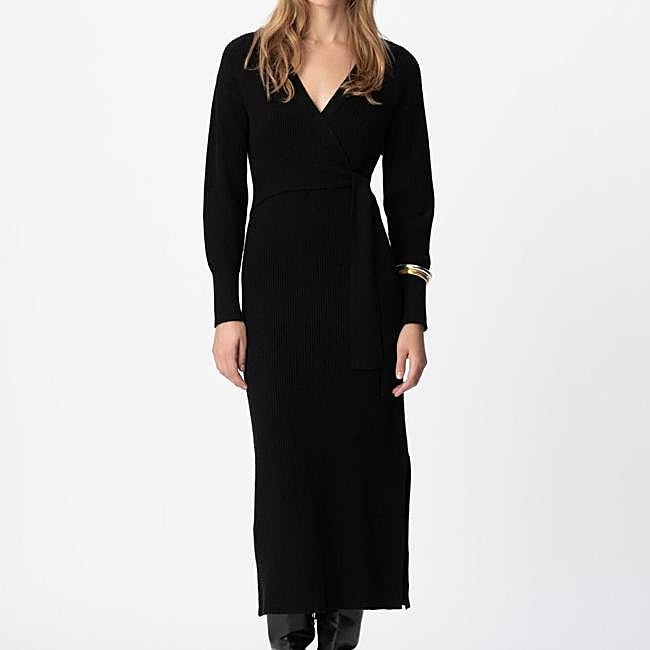 Vestido negro de punto de IKKS, precio rebajado: 87,50 euros.