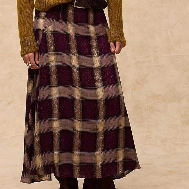 Falda midi de cuadros de Maksu, precio rebajado: 94,80 euros.