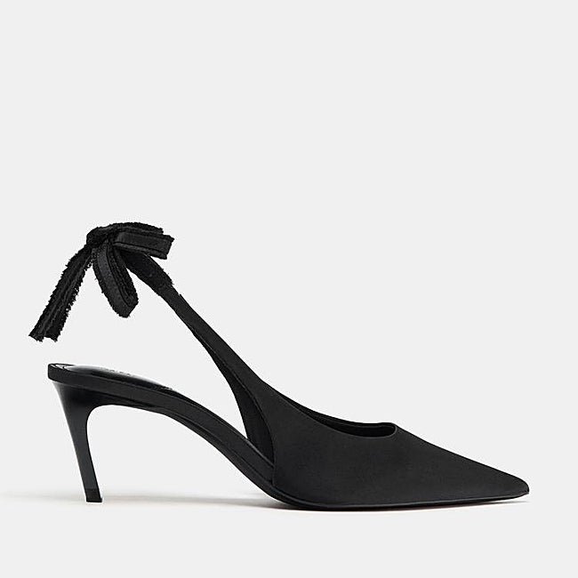 Zapatos negros de Zara (39,99 euros)