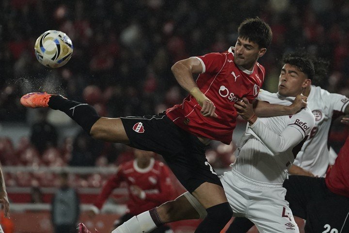 El arribo de un punta haría que Pussetto pueda ser opción como extremo. (Foto: Maxi Failla)
