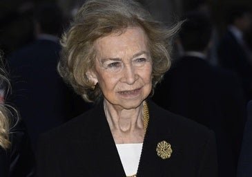 Alarma en Zarzuela por la doble tragedia de la reina Sofía: la fatalidad de perder en un mes a sus dos compañeras de vida