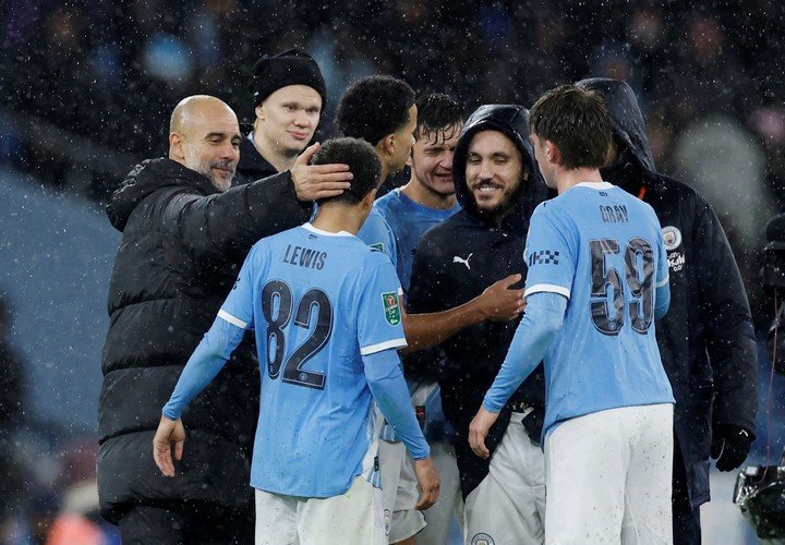 Guardiola confirmó que sigue en el City. (REUTERS)