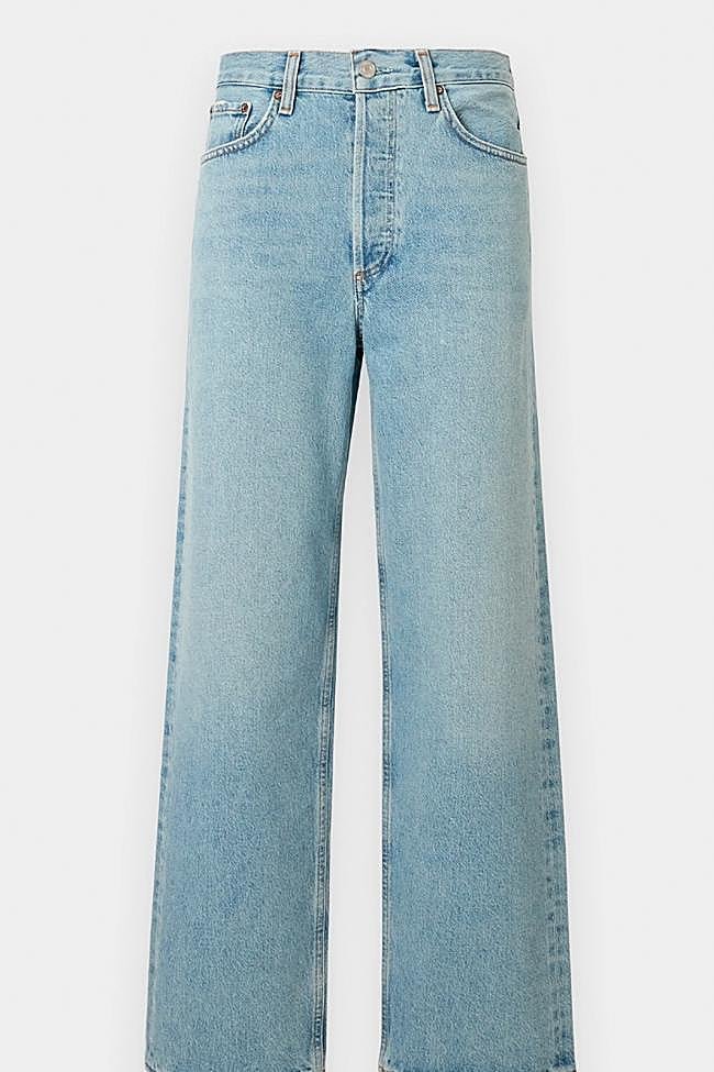 Vaquero azul claro de Agolde.