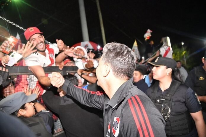 Las primeras horas de River en San Martín de los Andes: del gran recibimiento a un inicio intenso