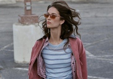 Las compras de Zara de la semana: vestidos vaqueros, pantalones de cuadros y bolsos con tachuelas