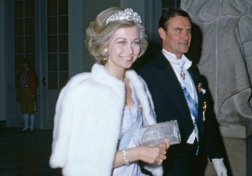 Los increíbles vestidos de Valentino de la reina Sofía: por qué abandonó al modisto tras 40 años de fidelidad