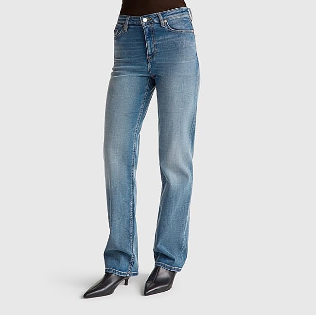 Vaquero recto de corte limpio de Benetton, 41,95 euros.