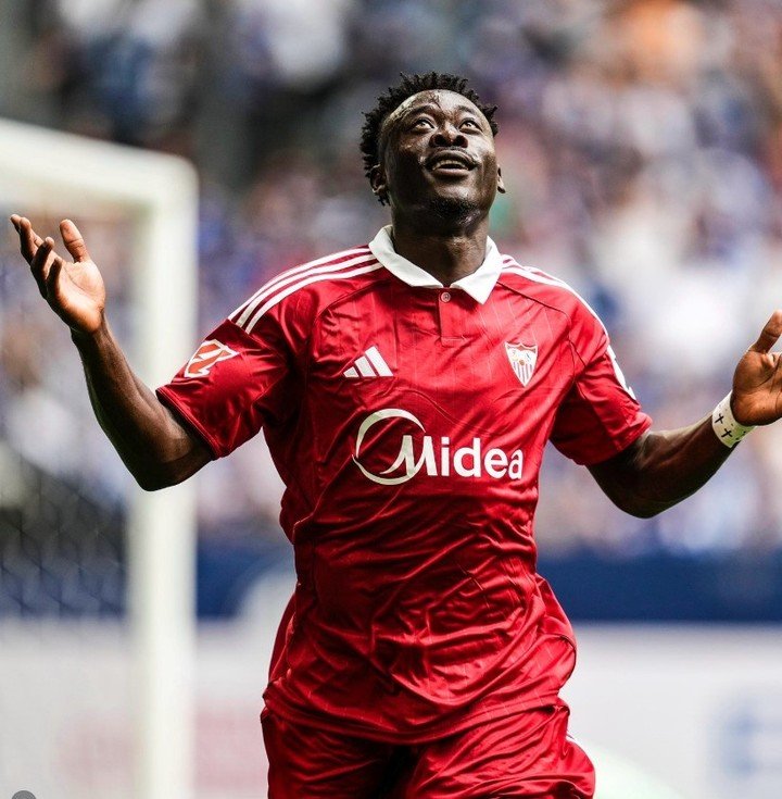 Akor Adams en el Sevilla. (@akoradams)