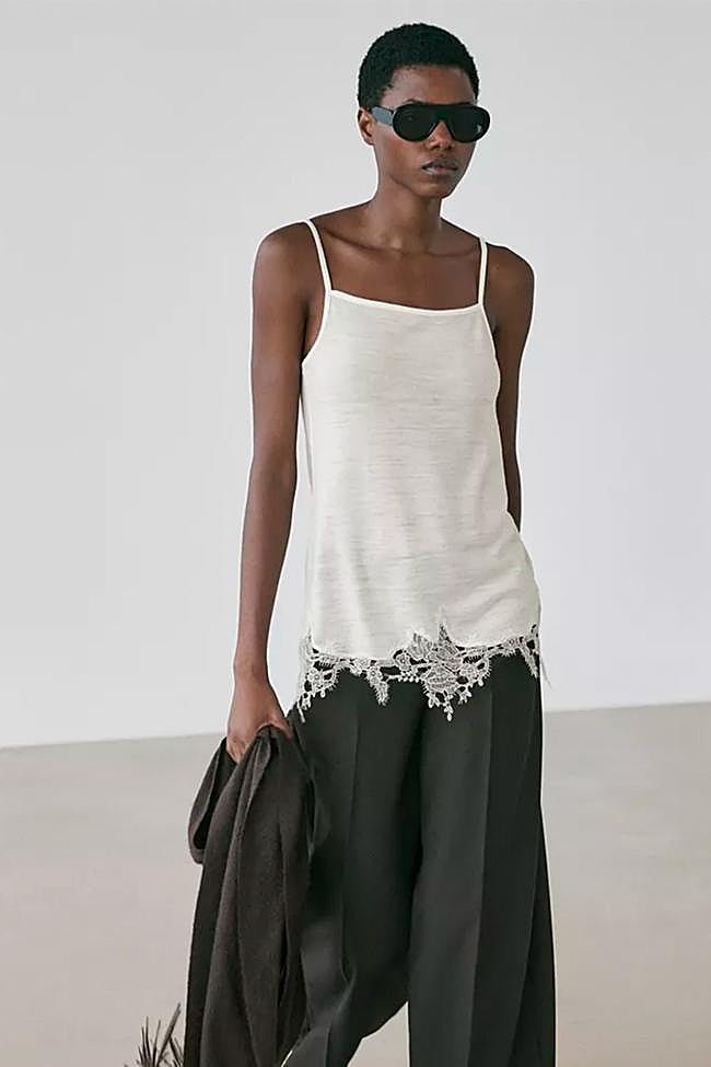 Top lencero con detalle bordado de Massimo Dutti.