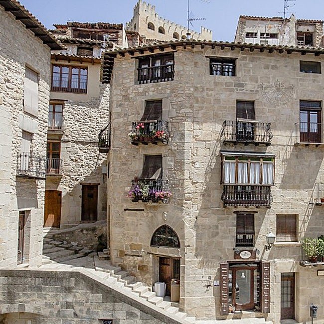 Adentrarse en Valderrobres es viajar en el tiempo.