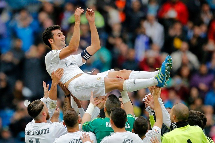 Arbeloa tuvo una exitosa etapa como jugador en el Madrid (AP Photo/Paul White, File).