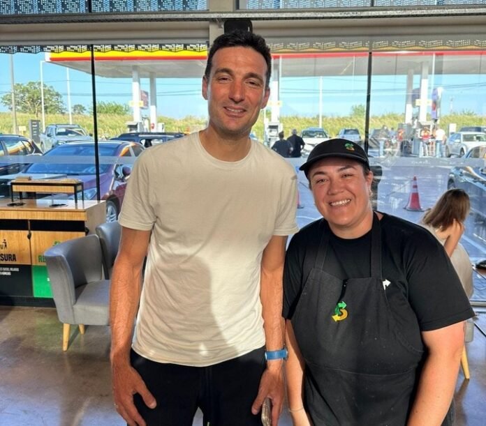 Scaloni dio detalles de su encuentro con Messi