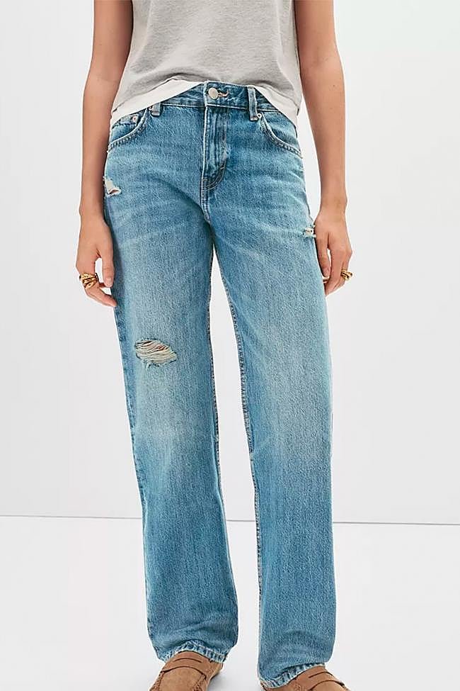 Vaqueros rotos de tiro medio de Pull & Bear.