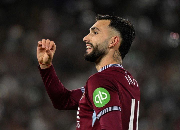 El delantero festejó en su segundo partido con el West Ham (REUTERS/Dylan Martinez).