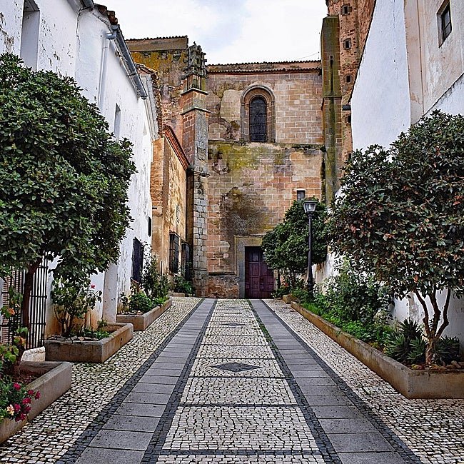 Zafra tiene calles empedradas como esta.