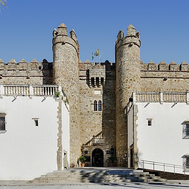 La entrada al palacio de los Duques de Feria, actual Parador de Turismo.