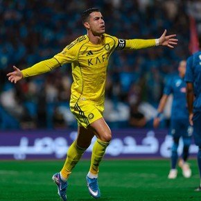 Cristiano y su tremenda vuelta a las canchas: gol y premio al mejor jugador en su primer partido con 41 años